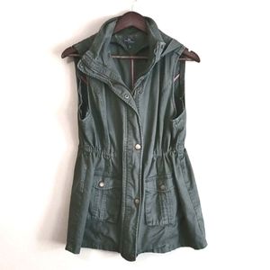 Market & Spruce Utility Vest